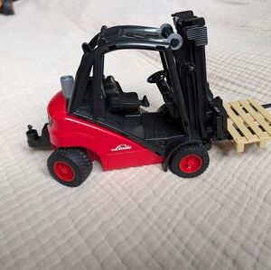 Bruder linde Fork Lift